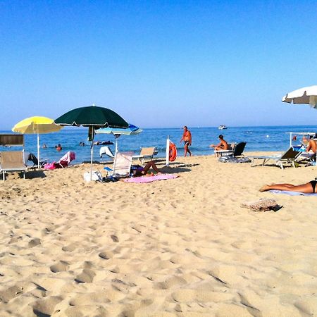 ヴィッラノーヴァ・ディ・オストゥーニTerrazza Sul Mareアパートメント エクステリア 写真