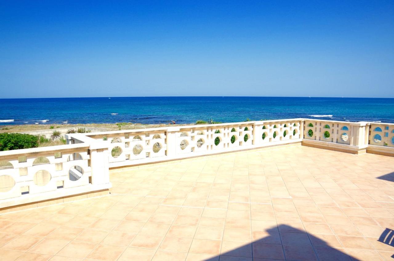 ヴィッラノーヴァ・ディ・オストゥーニTerrazza Sul Mareアパートメント エクステリア 写真